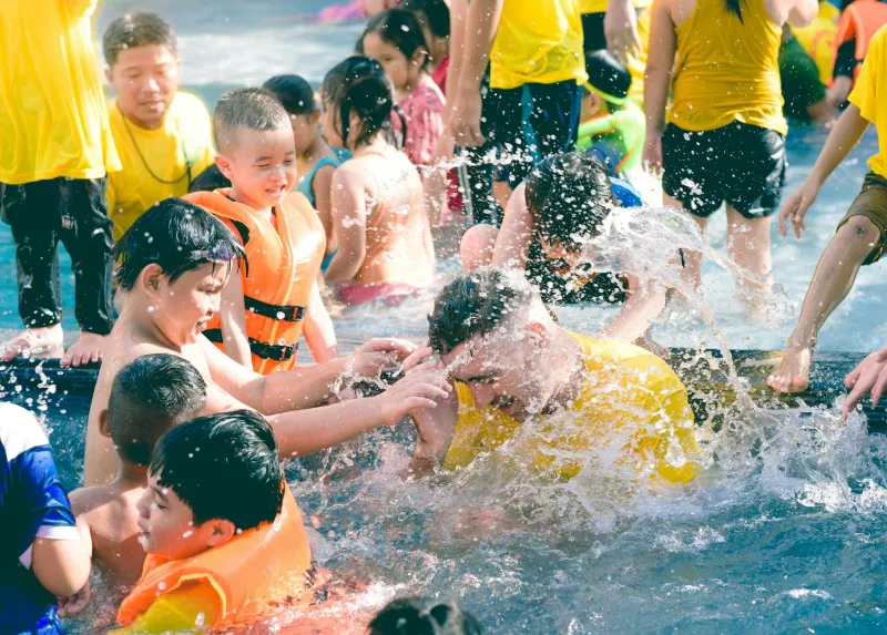 The 30-Minute Swimming Rule Has Zero Science Behind It — But Parents Still Swear By It